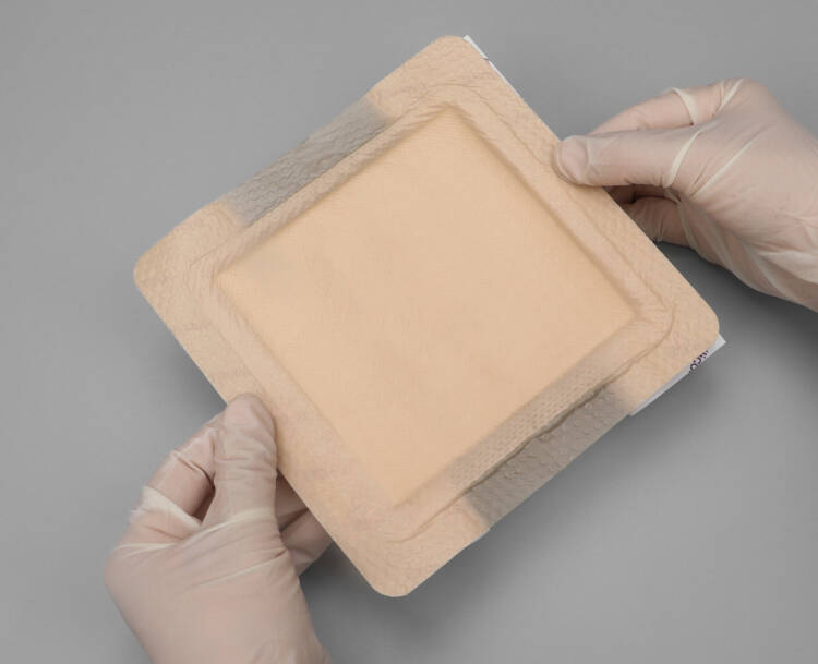 Super Absorbent Dressing Silicone Adherent - Image 3